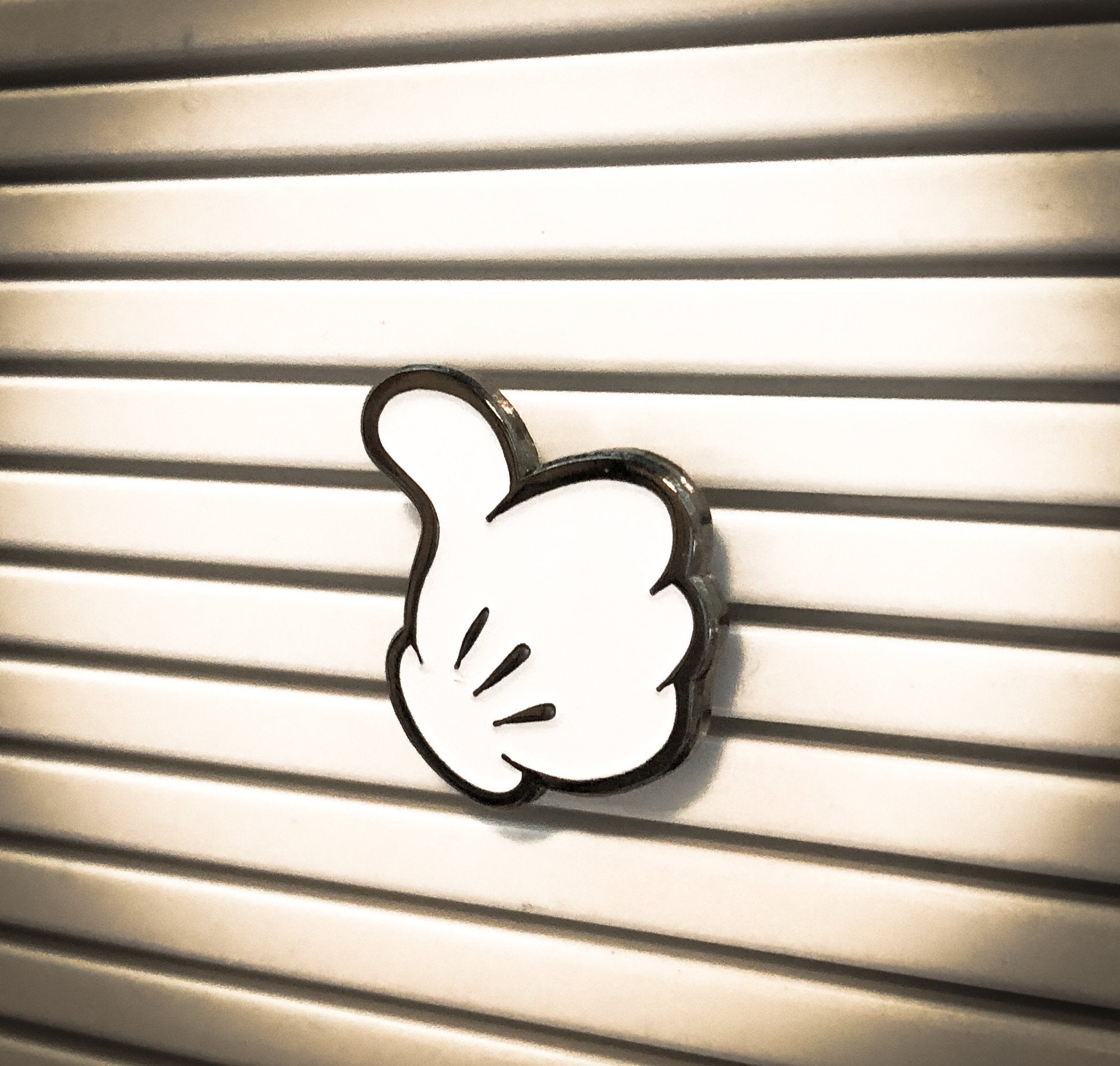 Thumbs Up Mickey Glove Pin